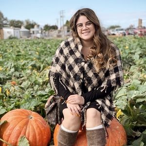 Meet your Posher, Hillary